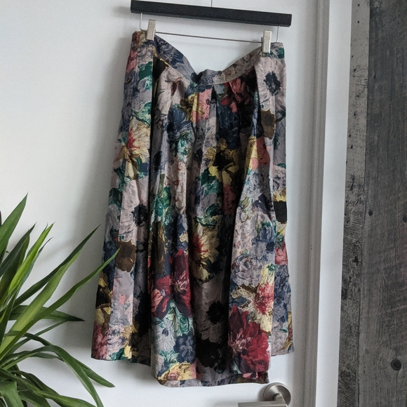 Vintage Dresses & Skirts - Vintage Floral patterned midi skirt